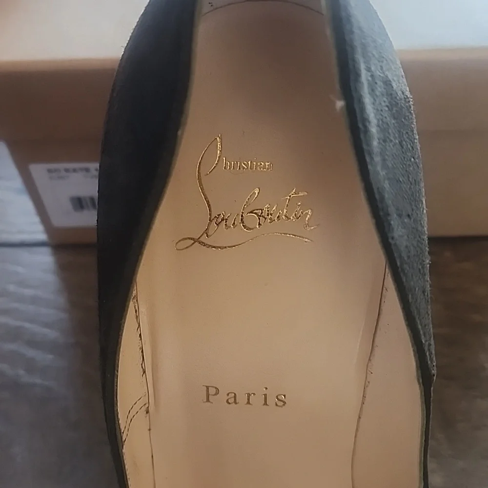 EUC Christian Louboutin So Kate Velour Heels - Picture 5 of 7
